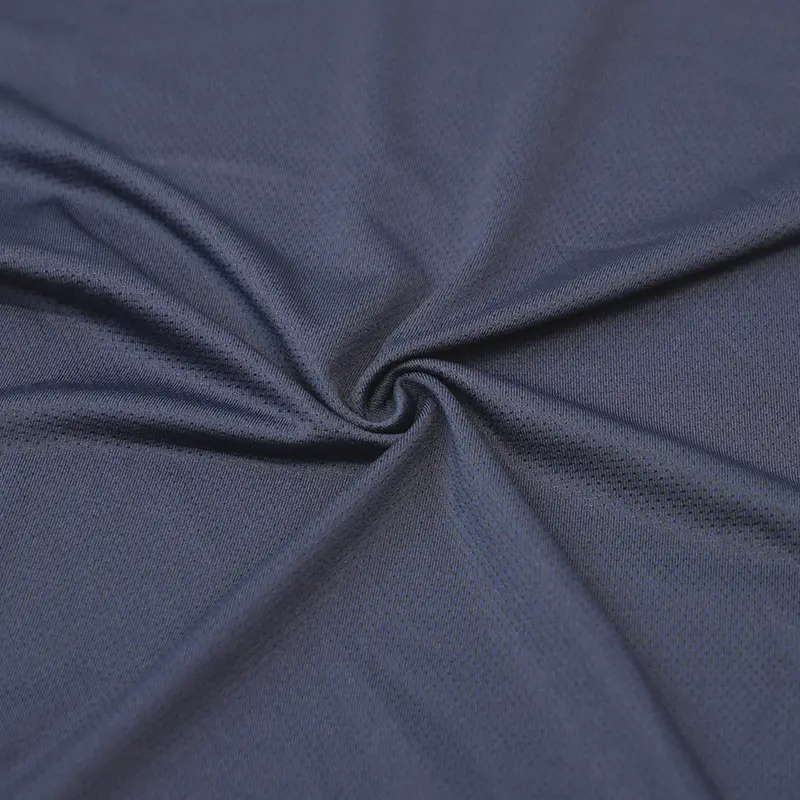 Quid genera vastum materiae sunt communiter ad producendum recycled polyester fabricae?